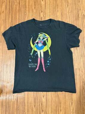 Sailor Moon Crescent Moon Graphic Black T-Shirt Size M